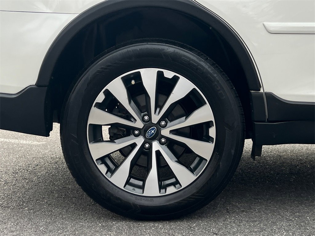 Used 2015 Subaru Outback 3.6R Limited image 6