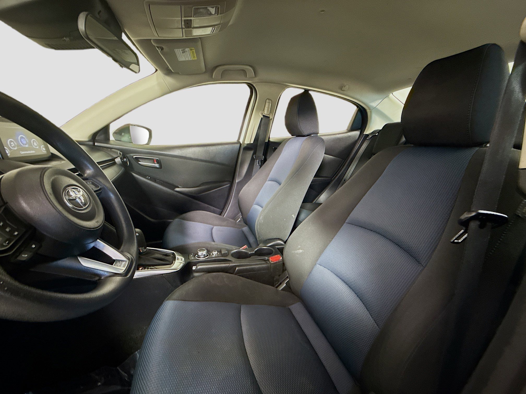 Used 2019 Toyota Yaris LE image 22