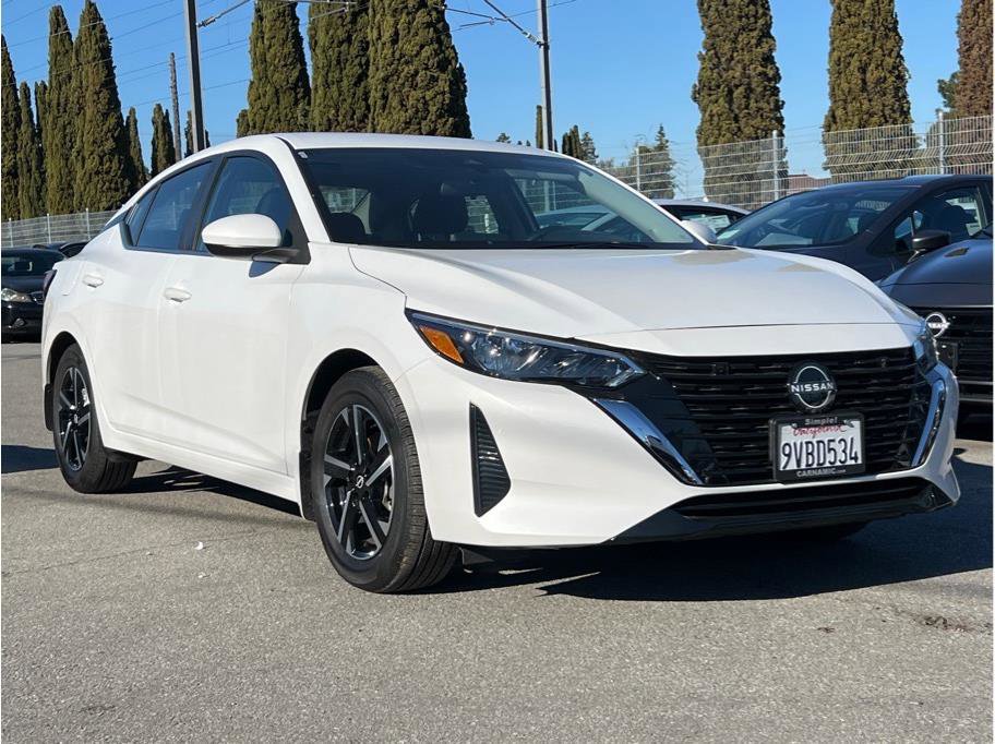 Used 2025 Nissan Sentra SV image 3