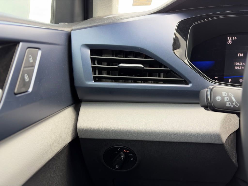 Used 2023 Volkswagen Taos SE FWD image 17