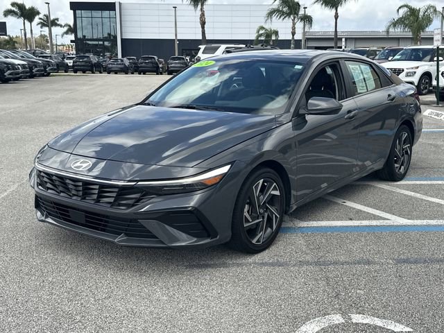 Certified 2024 Hyundai Elantra Limited image 3