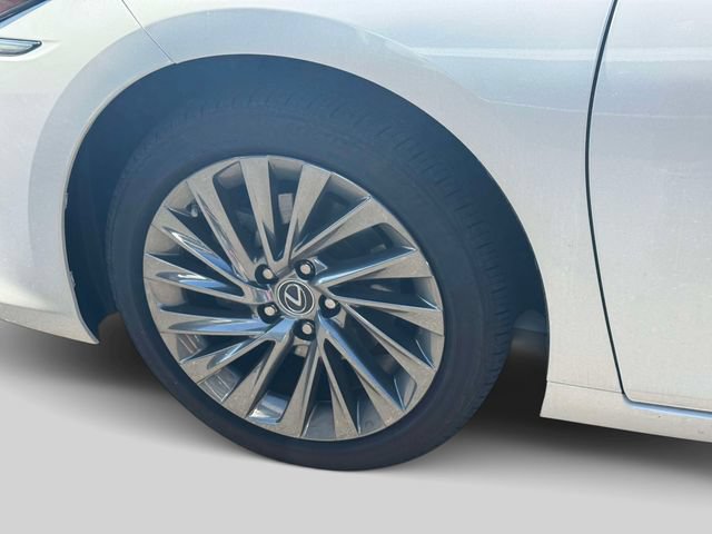 Certified 2024 Lexus ES 300h w/ Luxury Package FWD image 10