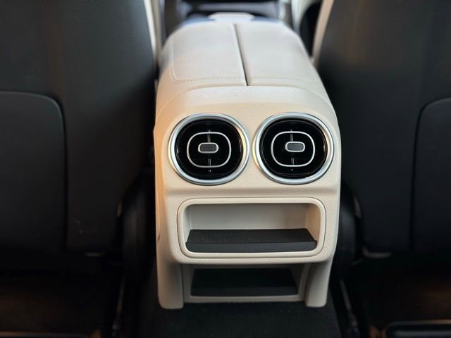 Certified 2023 Mercedes-Benz C 300 4MATIC Sedan image 41