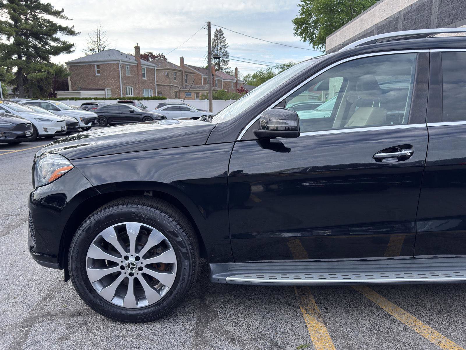 Used 2019 Mercedes-Benz GLS 450 4MATIC w/ Premium 1 Package image 4