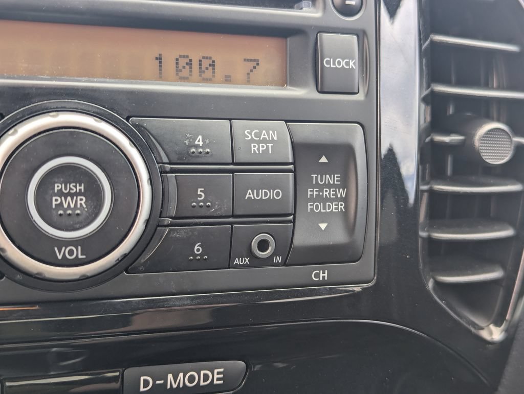 Used 2014 Nissan Juke SV AWD/4WD image 17