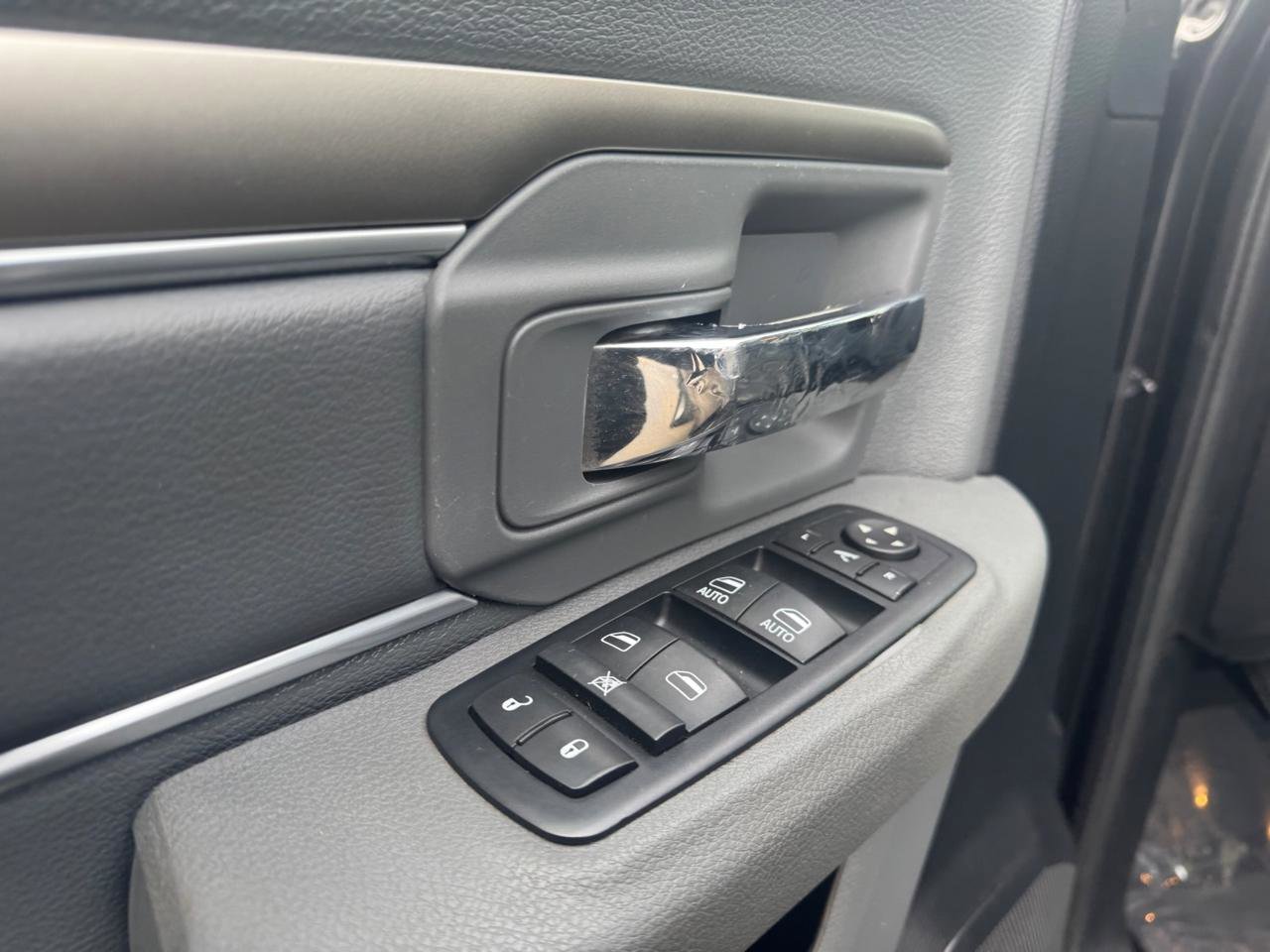 Used 2016 RAM 1500 Lone Star image 41