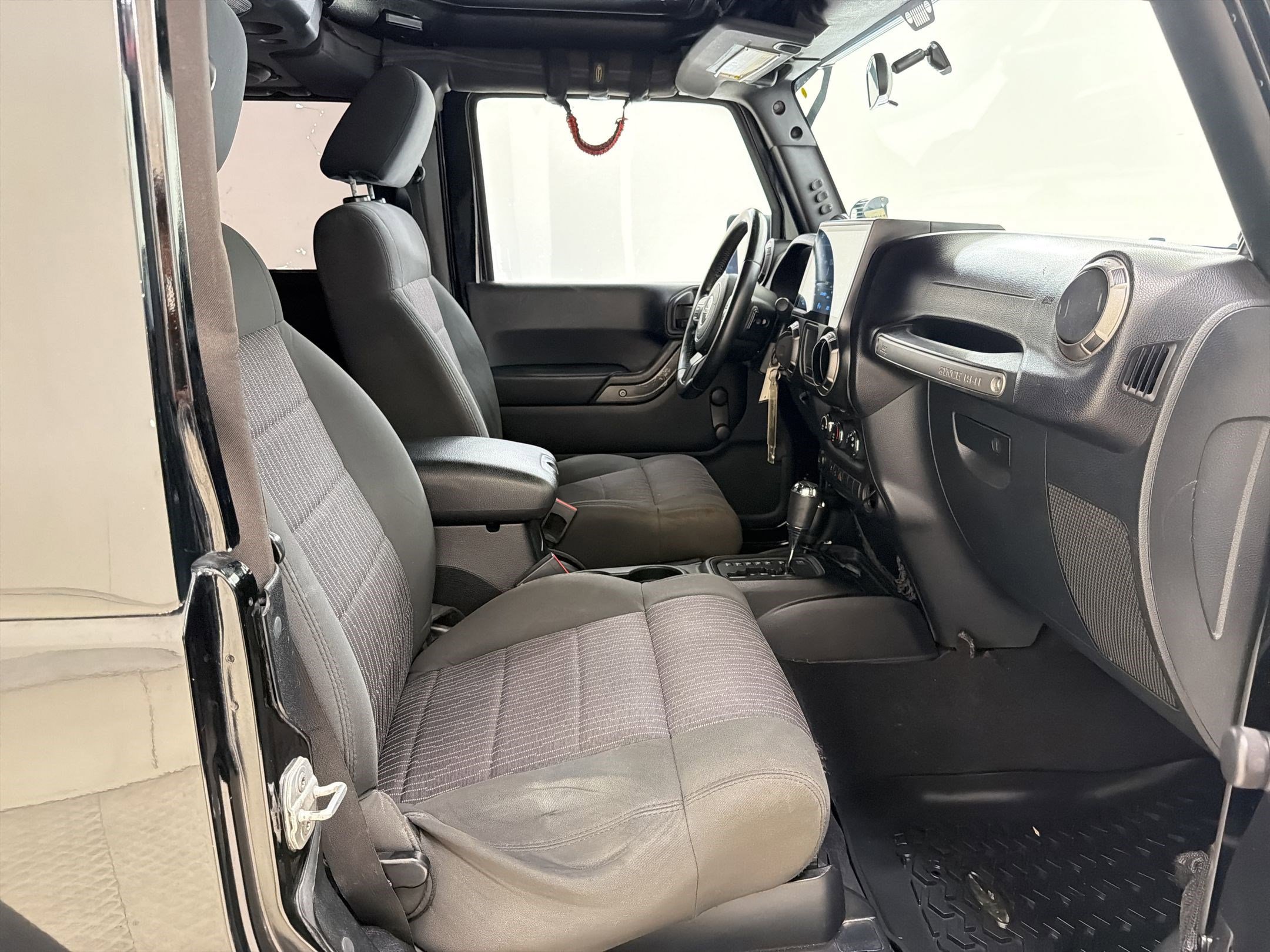 Used 2011 Jeep Wrangler Sport AWD/4WD image 27