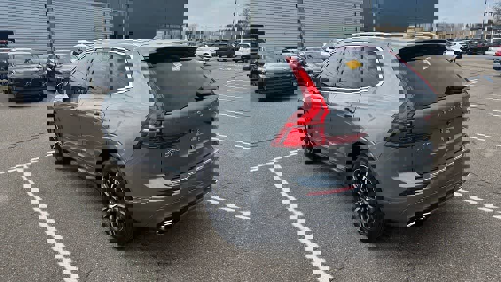 Used 2019 Volvo XC60 T6 R-Design w/ Protection Package Premier image 7