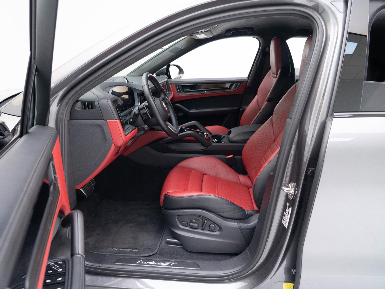 Certified 2024 Porsche Cayenne Turbo GT image 18