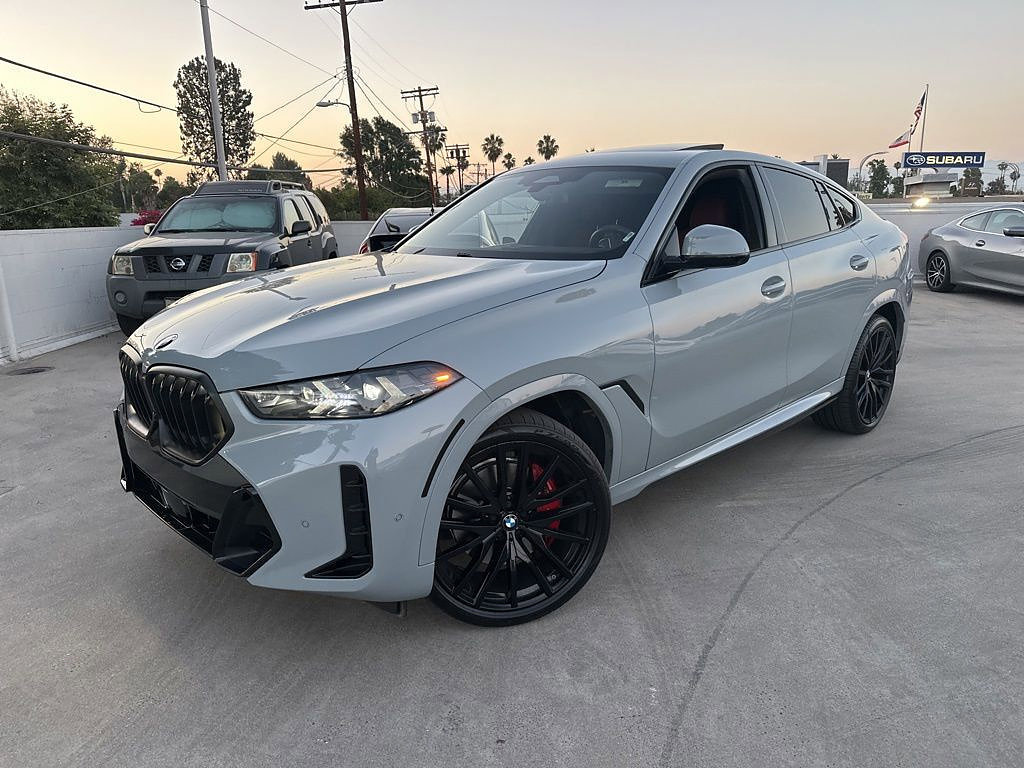 Used 2025 BMW X6 xDrive40i w/ Premium Package AWD/4WD image 3