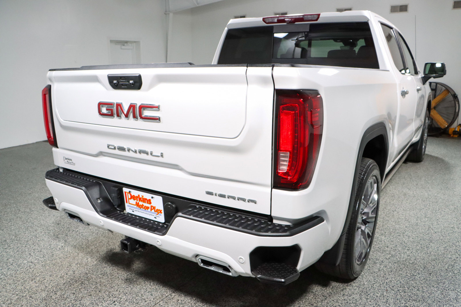 Used 2024 GMC Sierra 1500 Denali image 7