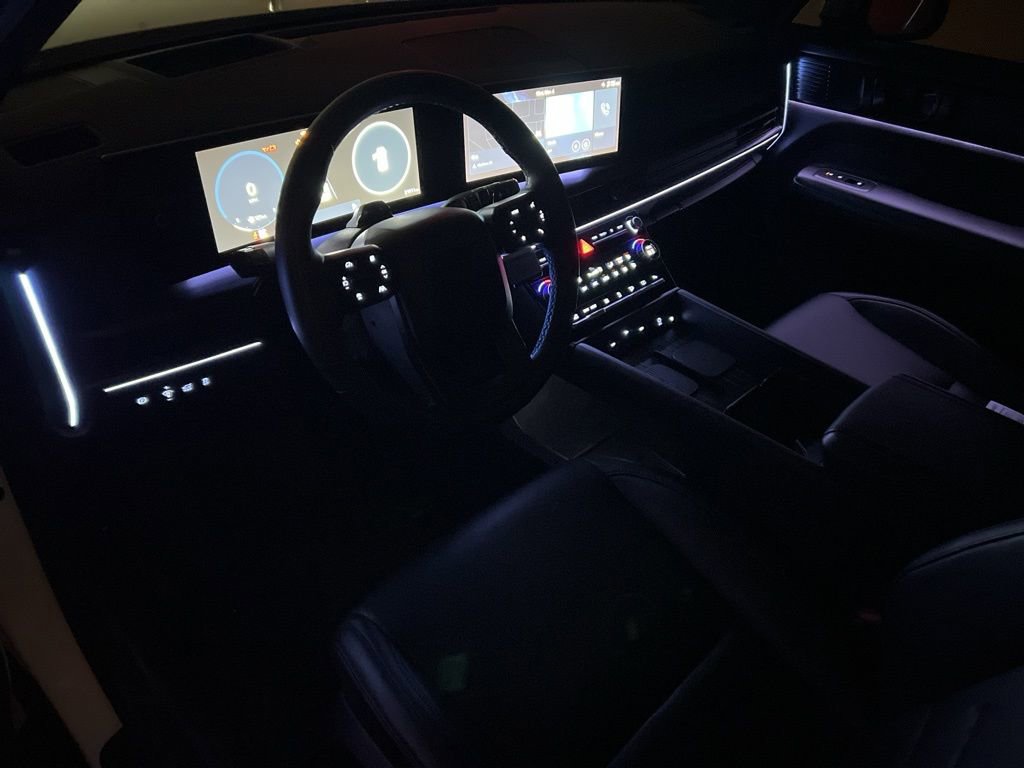 Used 2025 Hyundai Santa Fe Calligraphy image 9