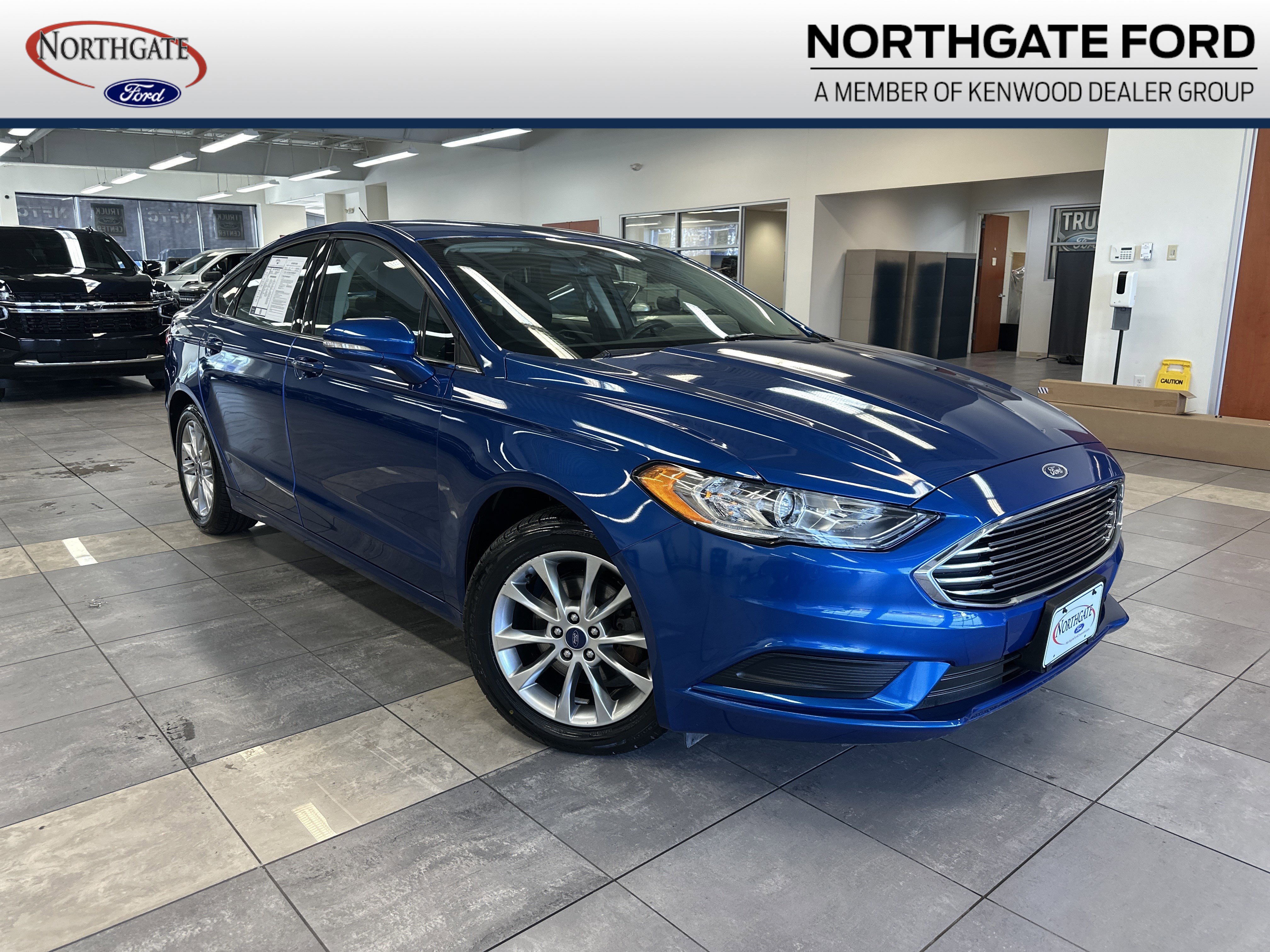 Used 2017 Ford Fusion SE w/ Fusion SE Technology Package image 1