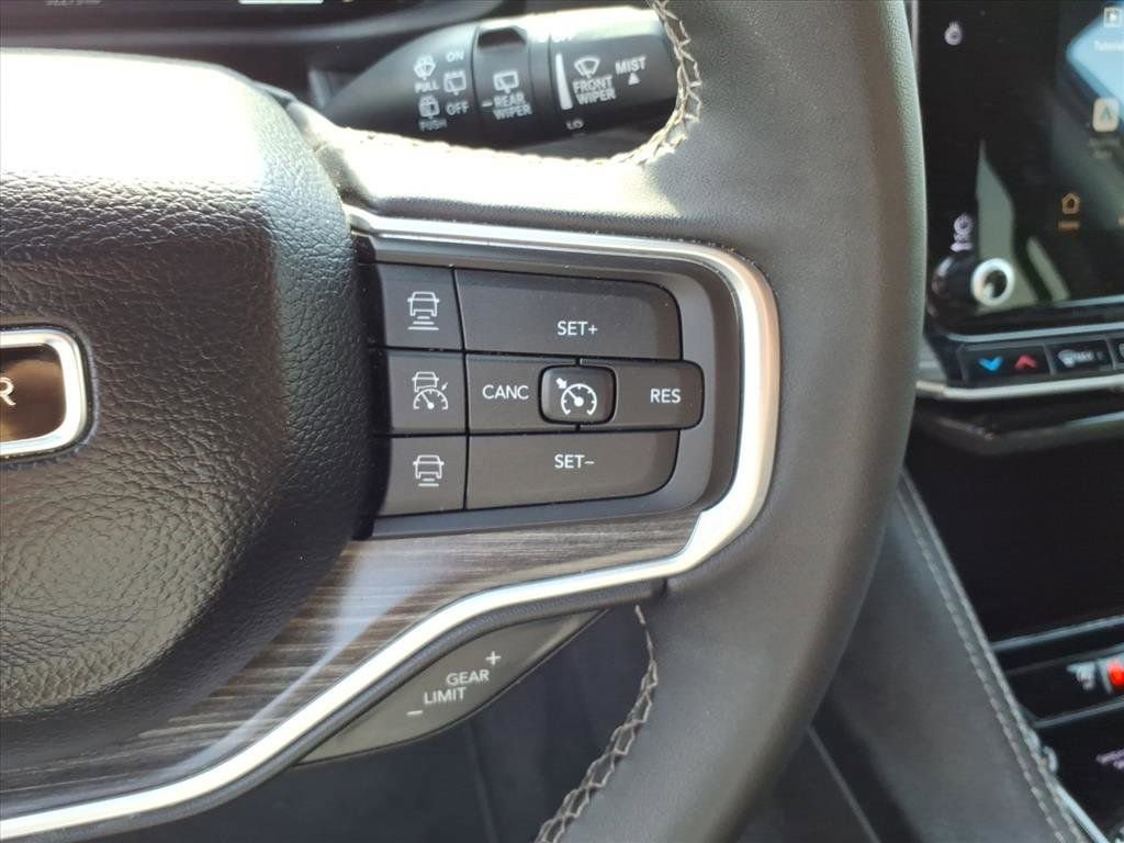 Used 2024 Jeep Wagoneer Series II image 30