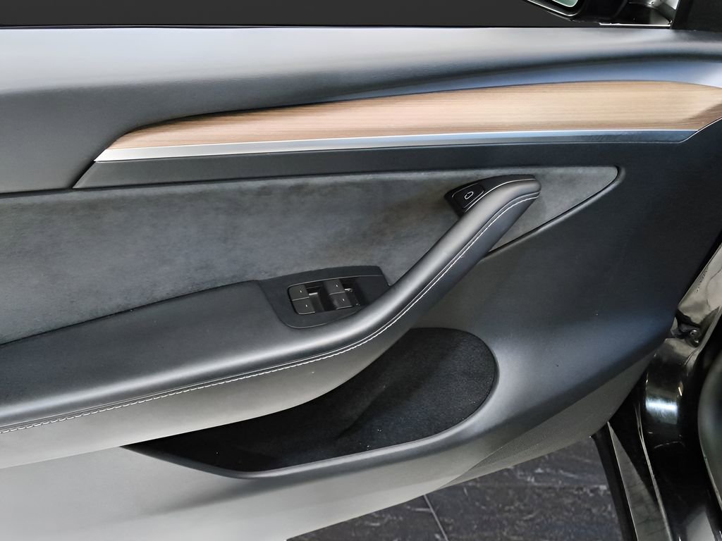 Used 2023 Tesla Model Y Long Range image 12