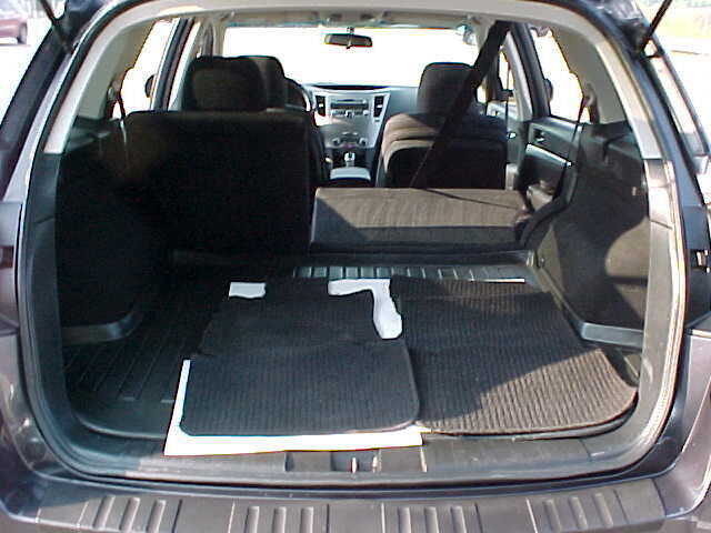 Used 2011 Subaru Outback 2.5i Premium w/ All-Weather Pkg image 9