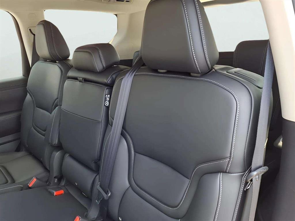 New 2026 Nissan Armada SV image 17
