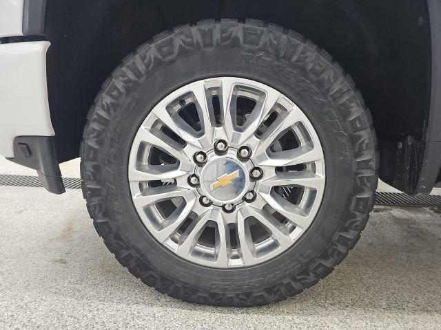 Used 2021 Chevrolet Silverado 3500 High Country w/ Technology Package image 9