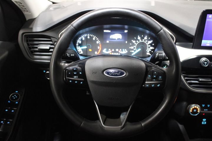 Used 2022 Ford Escape SE w/ SE Sport Appearance Package image 32