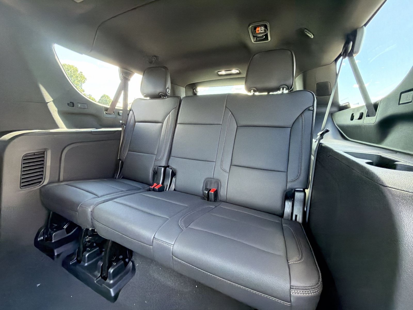 New 2026 Chevrolet Suburban High Country AWD/4WD image 26