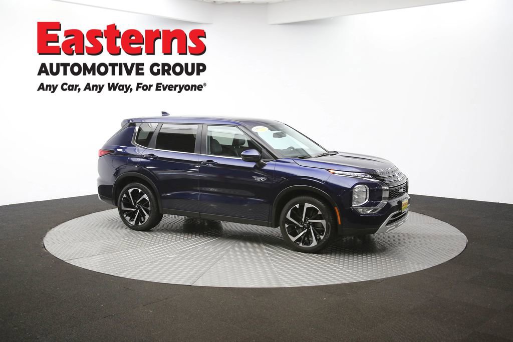 Used 2023 Mitsubishi Outlander SE image 45