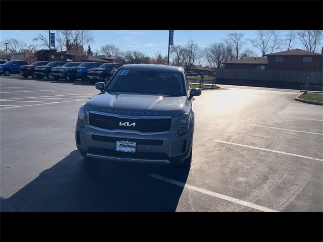 Used 2022 Kia Telluride LX image 3
