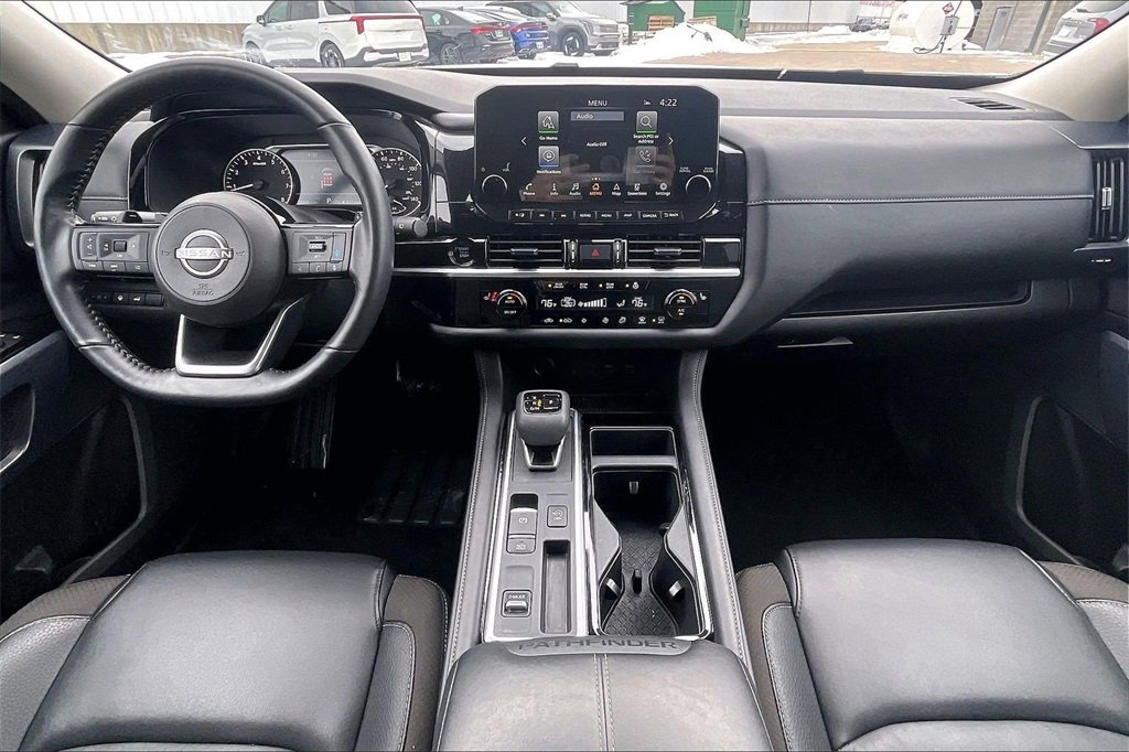 Used 2025 Nissan Pathfinder SL image 15