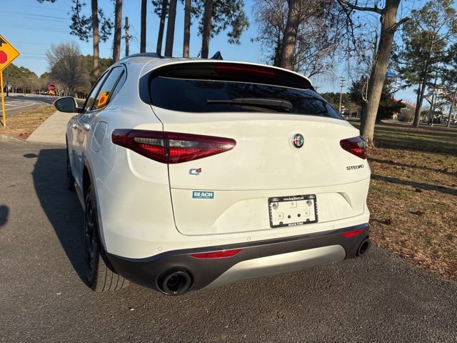 Used 2022 Alfa Romeo Stelvio Ti image 4