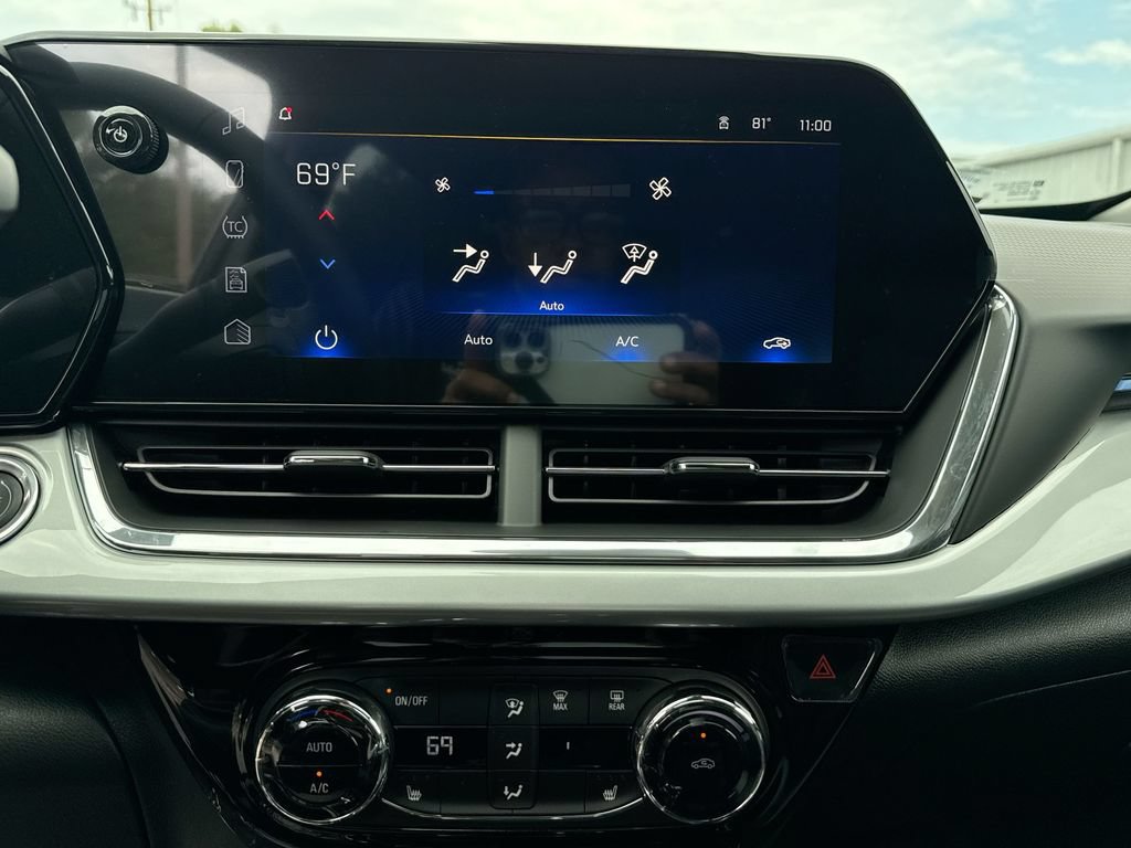 New 2026 Chevrolet Trax LT w/ LT Convenience Package FWD image 25