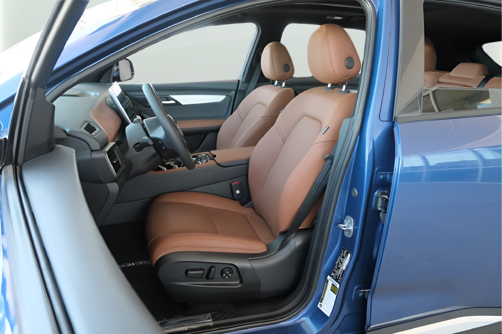 New 2025 VinFast VF 8 Plus AWD/4WD image 17