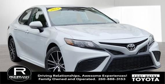Used 2024 Toyota Camry SE FWD image 9
