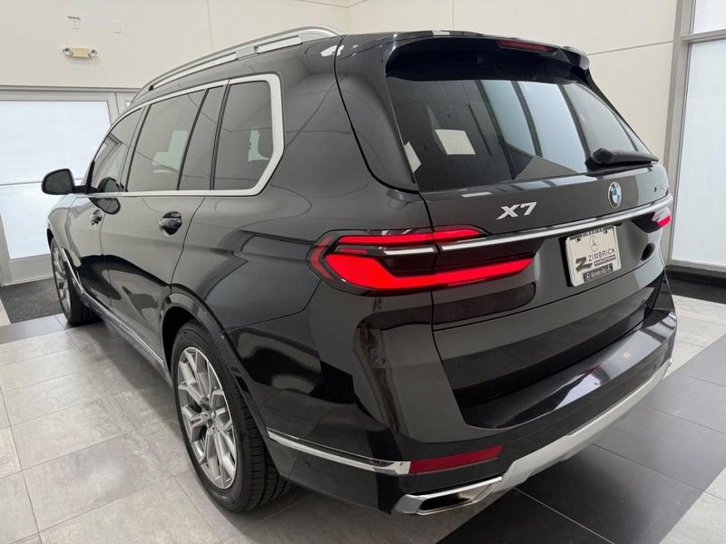Used 2023 BMW X7 xDrive40i AWD/4WD image 4