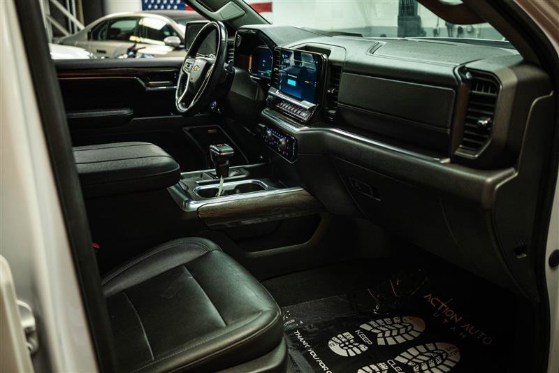 Used 2023 Chevrolet Silverado 1500 LTZ w/ LTZ Convenience Package II AWD/4WD image 13