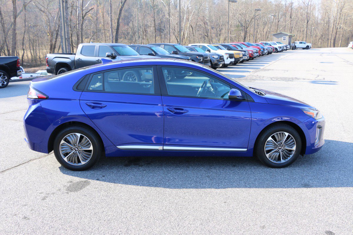 Used 2021 Hyundai Ioniq SE FWD image 9