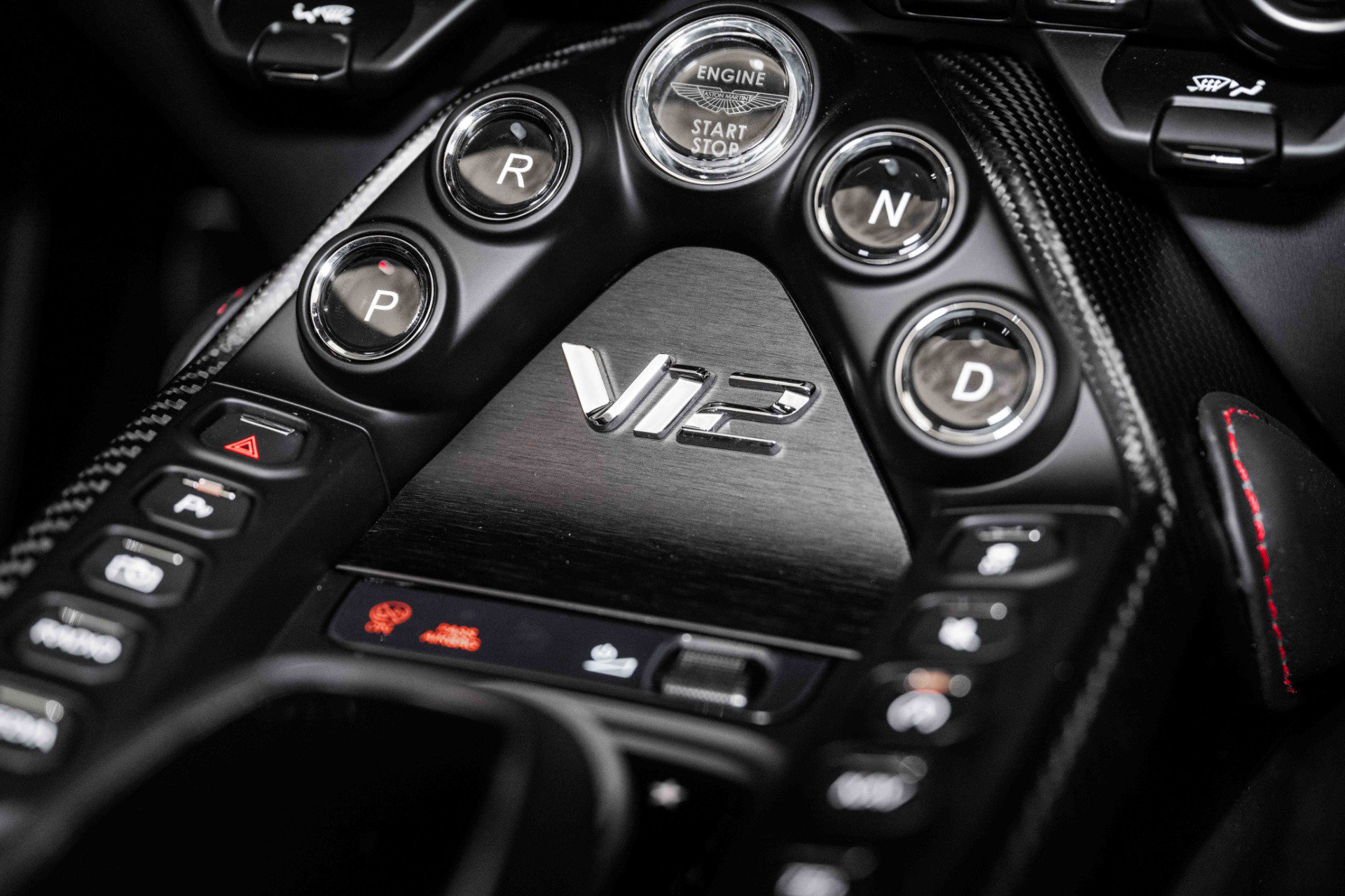 Used 2023 Aston Martin V12 Vantage Roadster image 28
