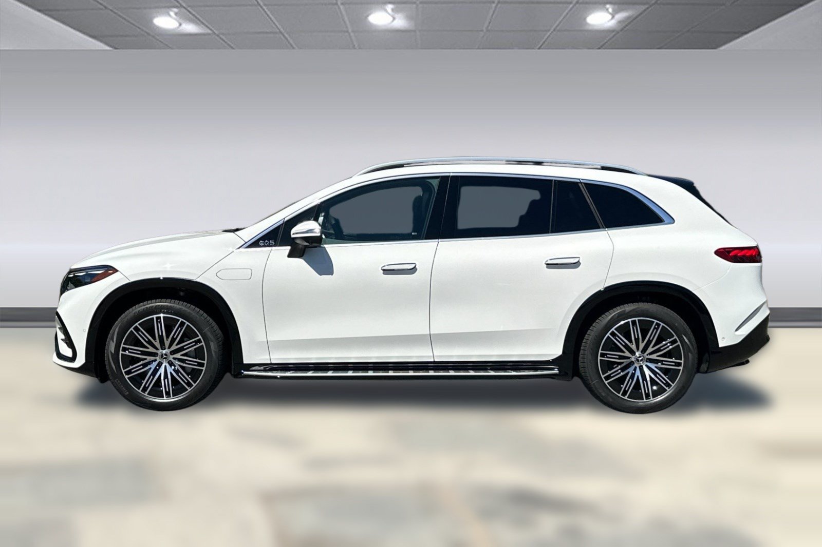 New 2026 Mercedes-Benz EQS 550 4MATIC SUV image 2