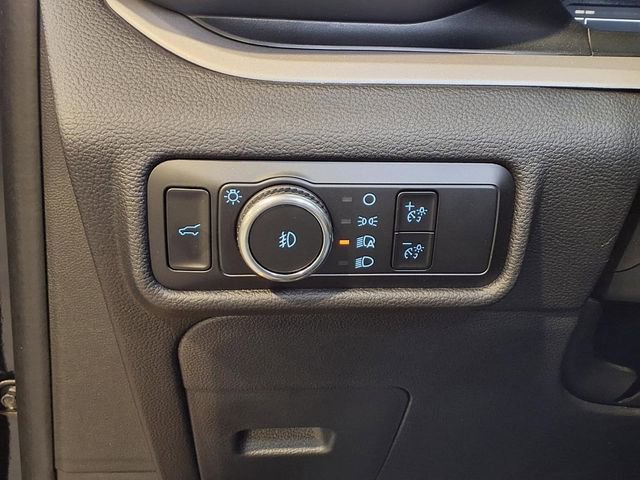 Used 2023 Ford Explorer XLT w/ Equipment Group 202A image 18