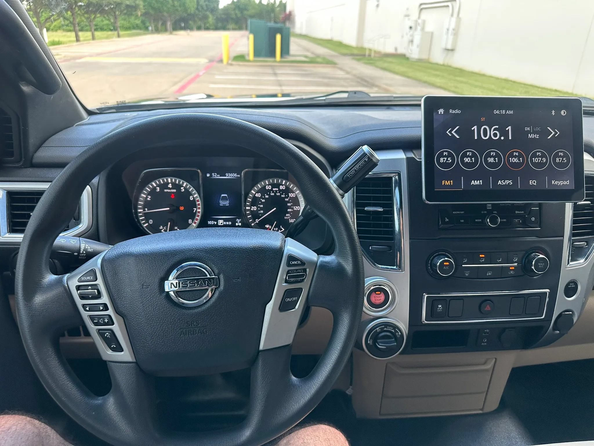 Used 2017 Nissan Titan SV AWD/4WD image 34