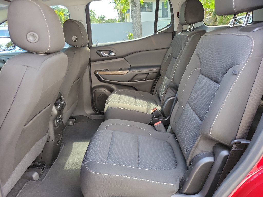 Used 2023 GMC Acadia SLE w/ Driver Convenience Package FWD image 12