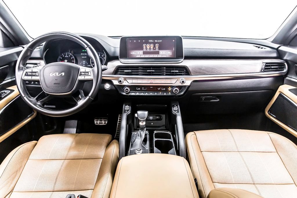 Used 2022 Kia Telluride SX w/ Towing Package FWD image 18