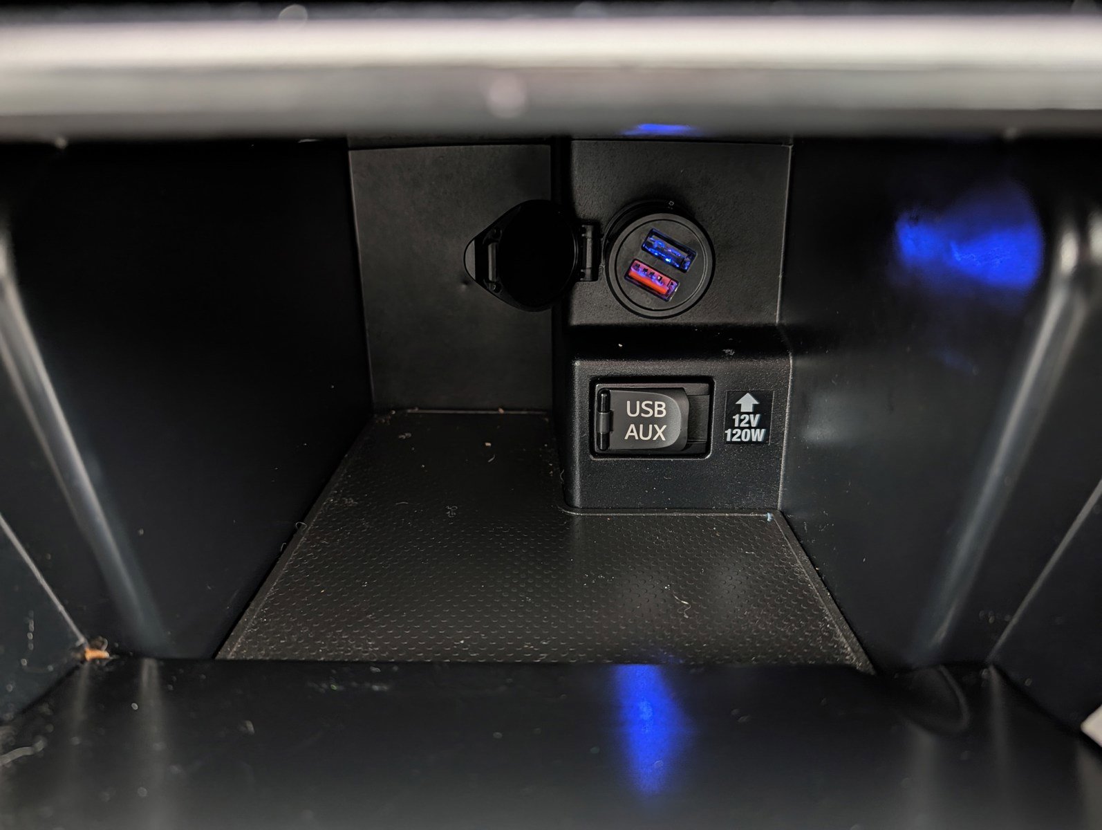 Used 2013 Toyota Camry LE image 30