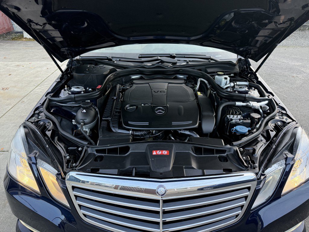 Used 2012 Mercedes-Benz E 350 4MATIC Sedan image 36