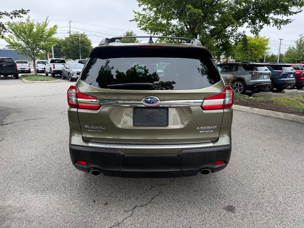 Used 2022 Subaru Ascent Limited w/ Technology Package AWD/4WD image 4