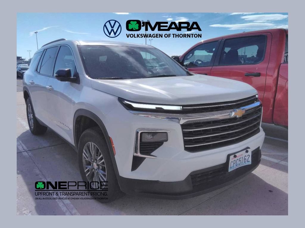 Used 2025 Chevrolet Traverse LT AWD/4WD image 1
