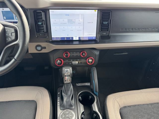 Used 2023 Ford Bronco Wildtrak image 3