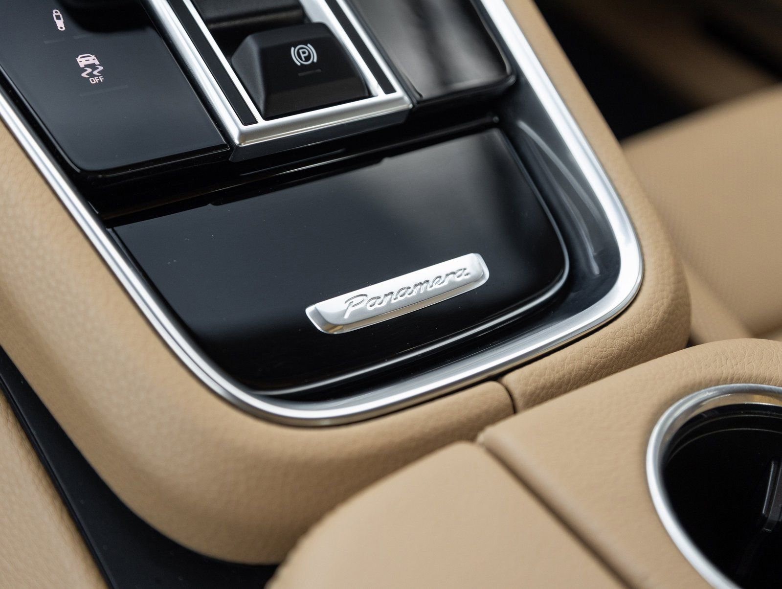 Certified 2023 Porsche Panamera 4 Platinum Edition image 28