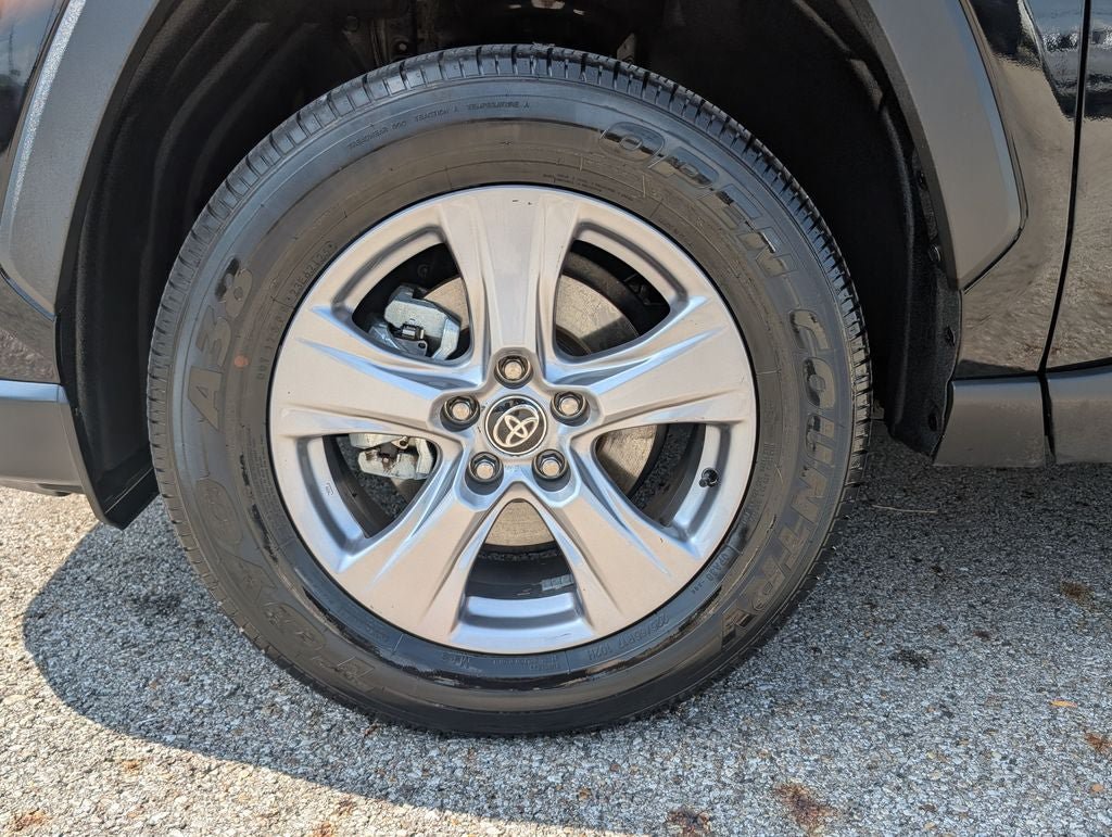 Certified 2025 Toyota RAV4 XLE AWD/4WD image 32