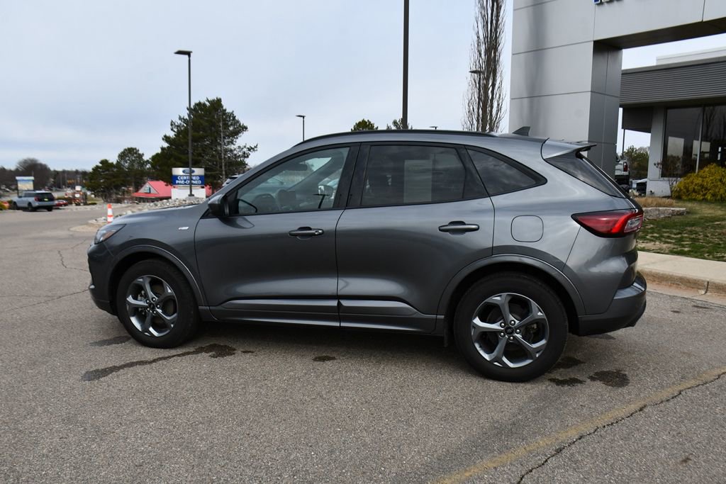 Used 2023 Ford Escape ST-Line Select w/ Tech Pack #1 image 3
