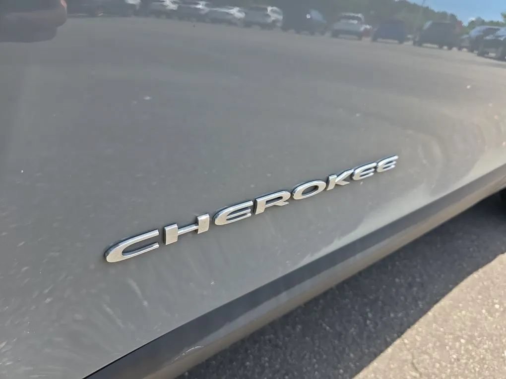 Used 2020 Jeep Cherokee Limited AWD/4WD image 13