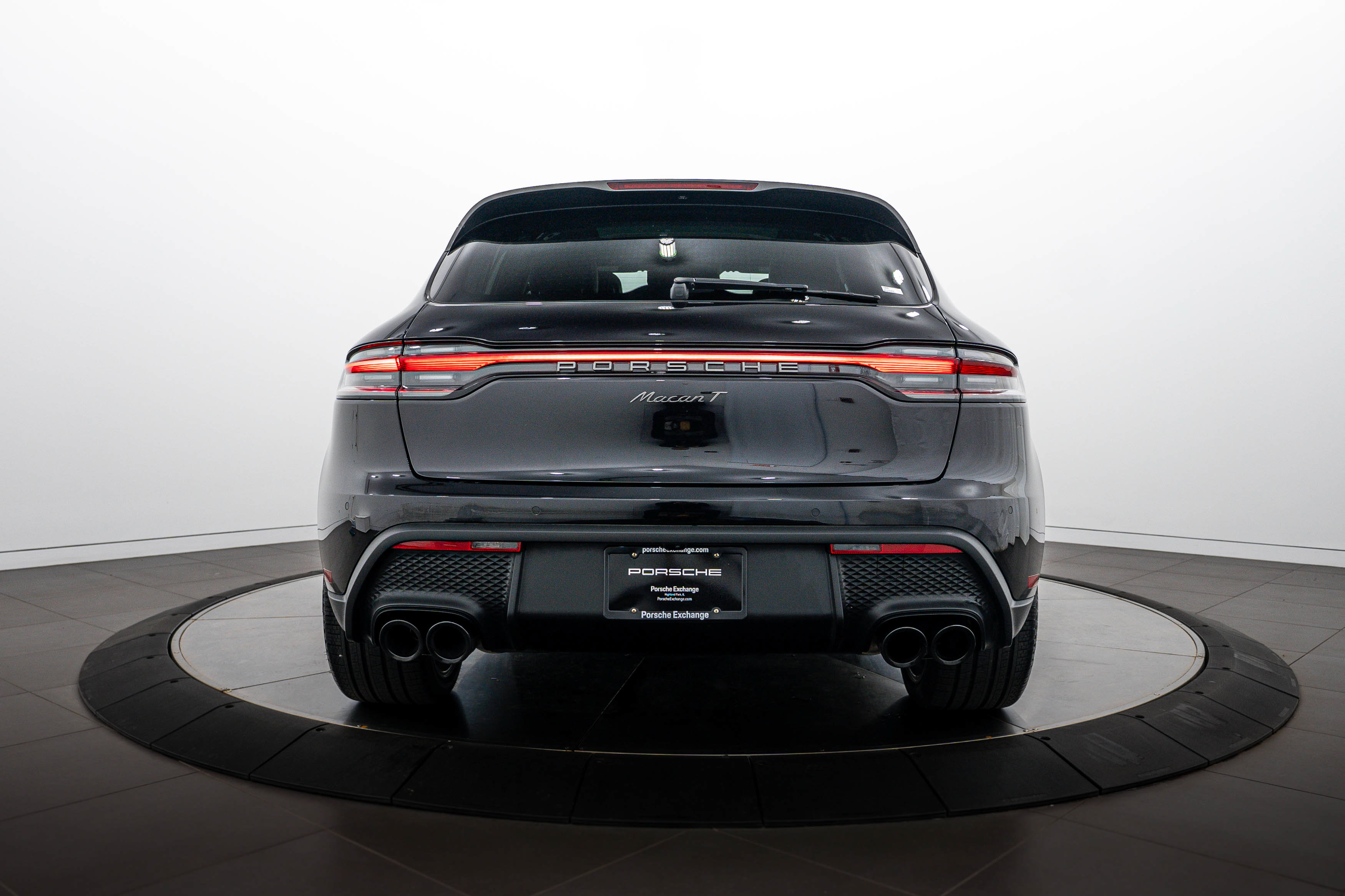 Certified 2026 Porsche Macan Turbo AWD/4WD image 6